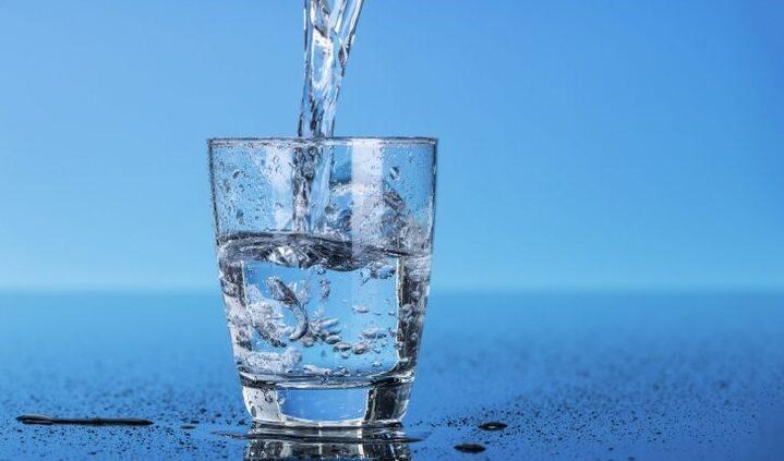 Wasser ist die Grundlage der Trinkernährung.